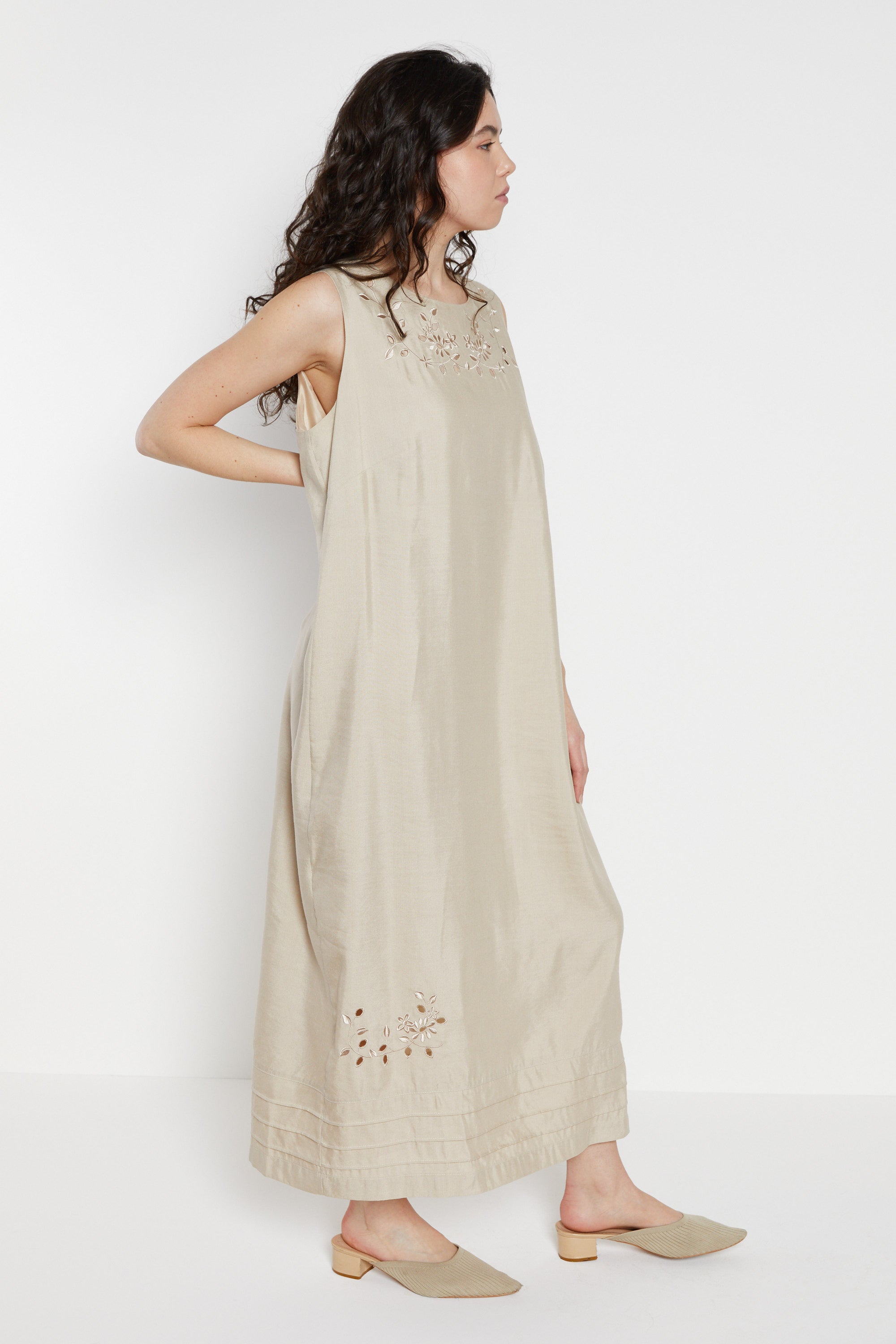 90s Linen Embroidered Sack Dress L – Dead Byrd Vintage